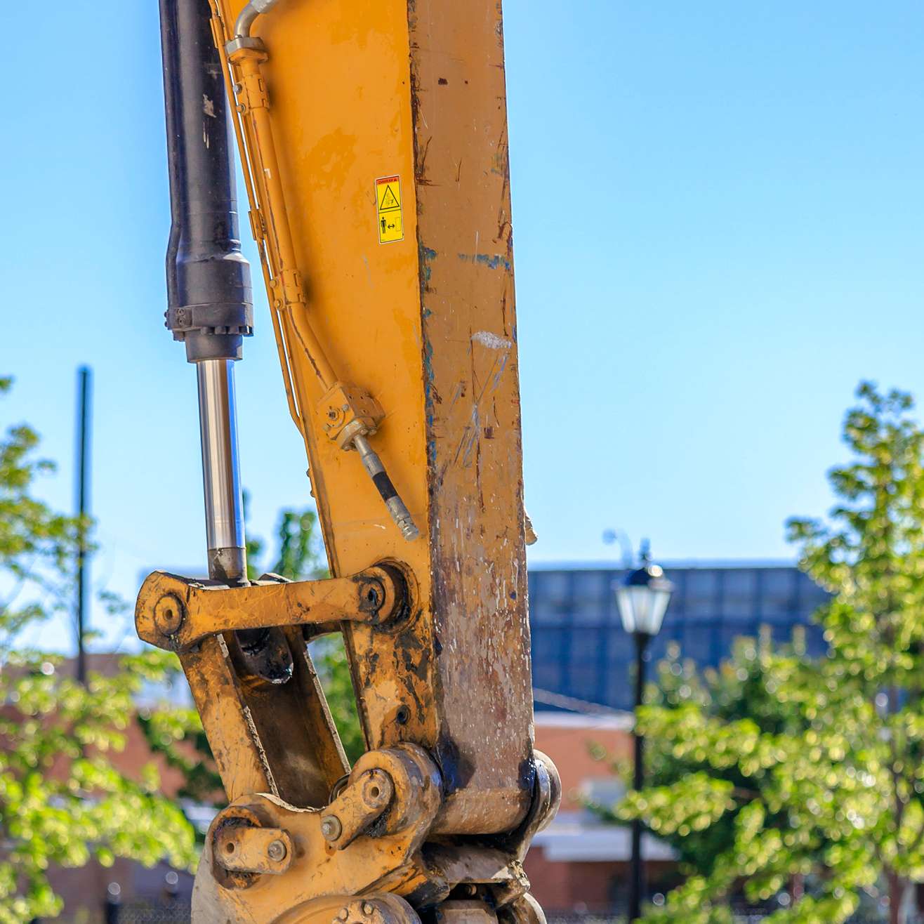 Detail einer Baumaschine im Baustelleneinsatz